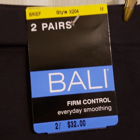 NWT Bali Firm Control Briefs Size M, 2 Pack - Picture 2 of 4